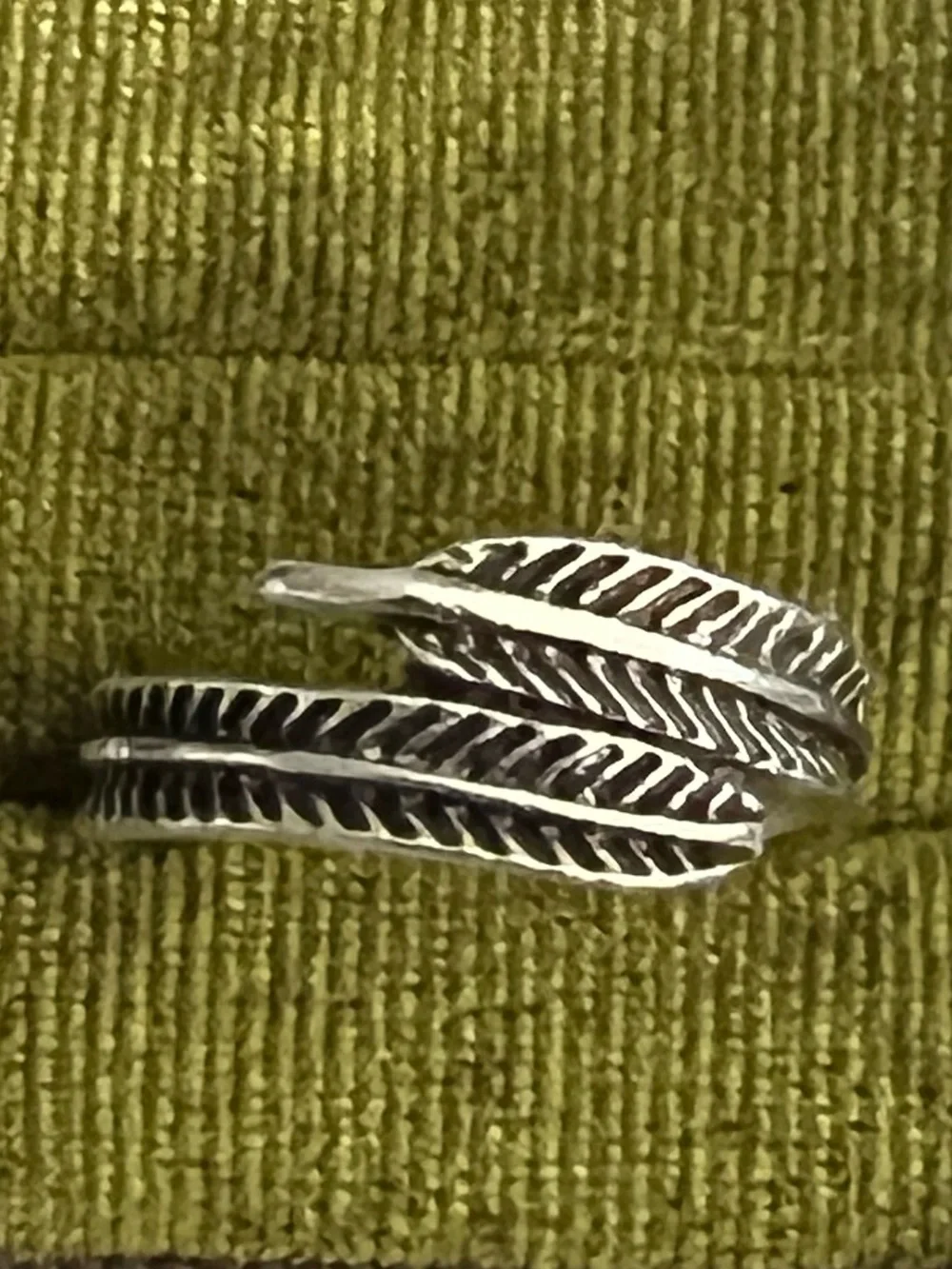 Vintage/Boho Design Stainless Steel Silver Feather Wrap Band Size 7